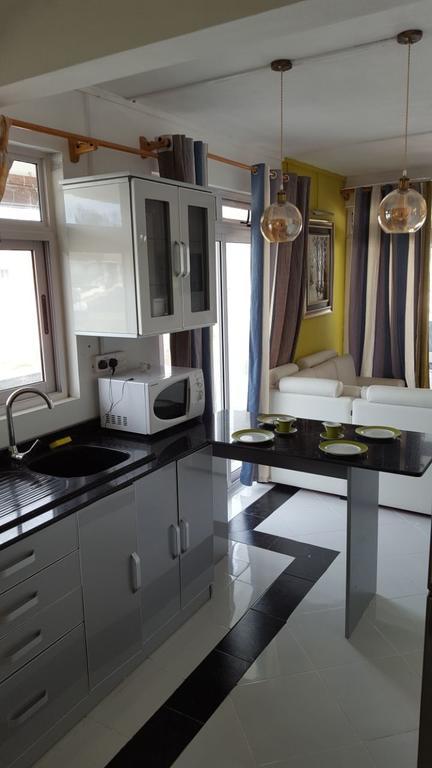 Krishangel Beach Apartment Flic en Flac Exterior photo