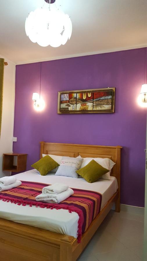 Krishangel Beach Apartment Flic en Flac Exterior photo